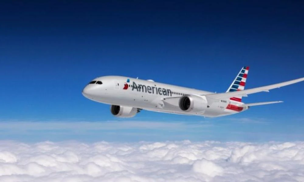 Αναστάτωση σε πτήση της American Airlines-Πλημμύρισε καμπίνα αεροπλάνου (βίντεο)